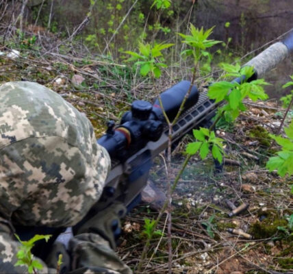 Український снайпер збив російський дрон з гвинтівки 308-го калібру