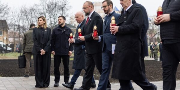 У Бучі вшанували загиблих на річницю звільнення