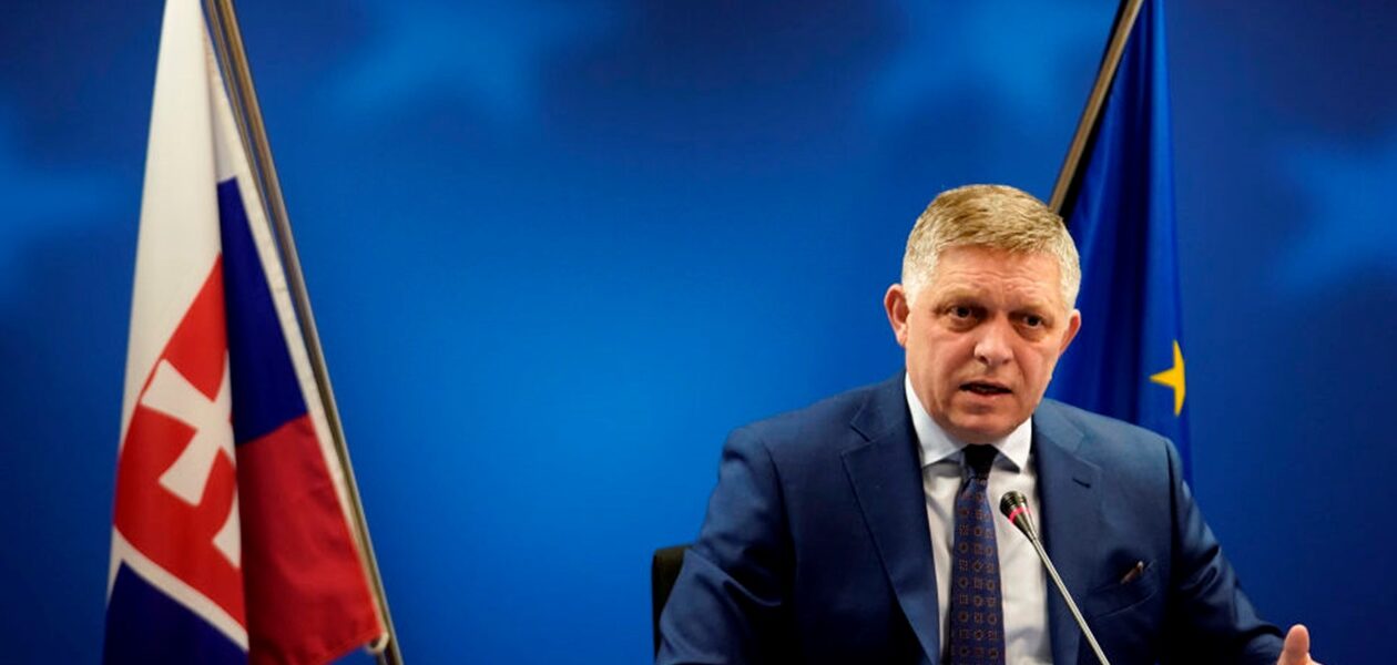 Фіцо заявив, що фон дер Ляєн назвала його "повним ідіотом"