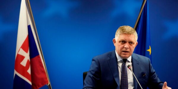 Фіцо заявив, що фон дер Ляєн назвала його "повним ідіотом"