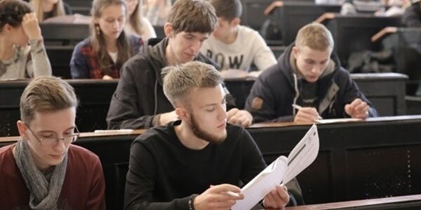 Кабмін планує змінити правила відстрочки для студентів і педагогів