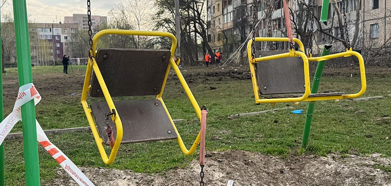 ЗМІ показали момент удару по Кривому Рогу