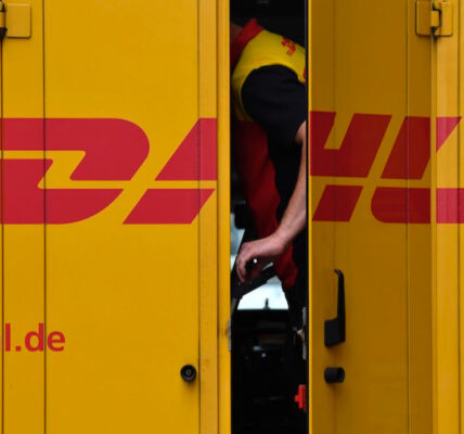 DHL призупиняє відправлення на суму понад $800 для споживачів у США