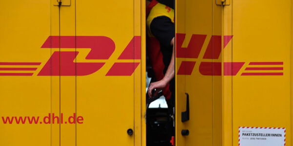 DHL призупиняє відправлення на суму понад $800 для споживачів у США