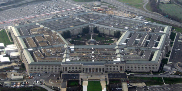 Міністр оборони США підписав меморандум про скорочення цивільного персоналу свого відомства