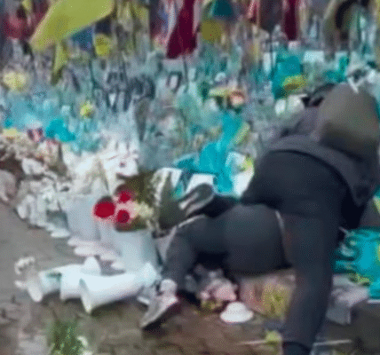 У Києві жінка вчинила погром на Алеї Героїв