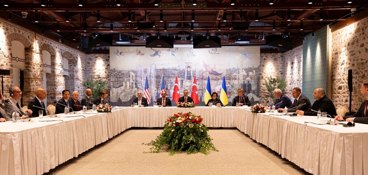 У Стамбулі почалась зустріч Україна-Туреччина-США