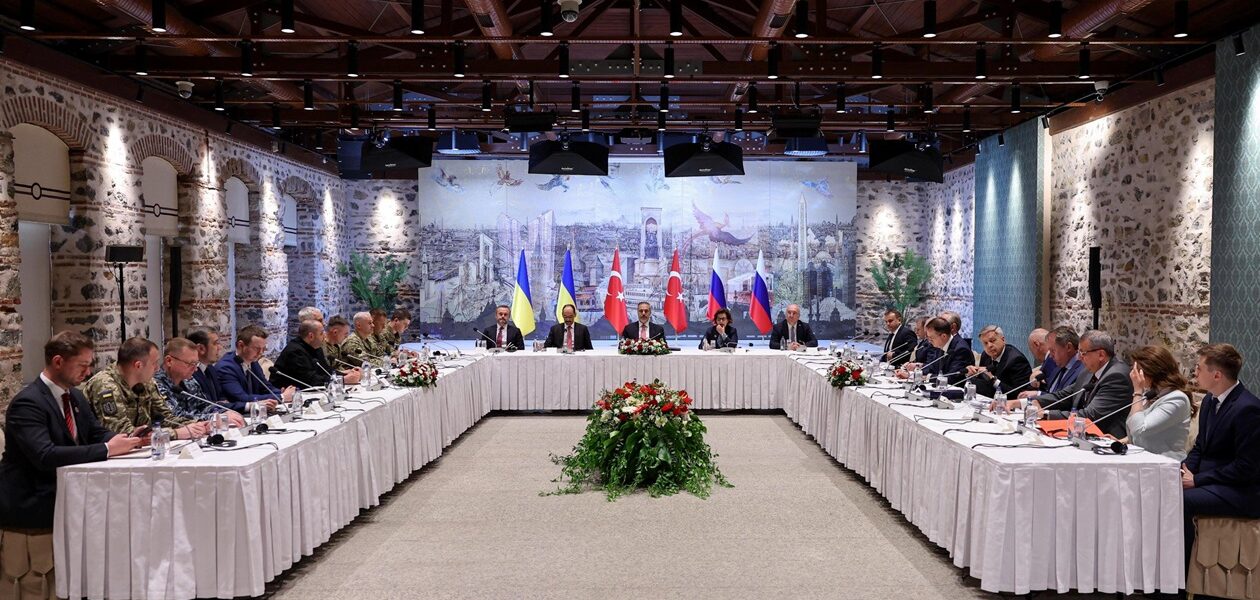 Україна і Росія розпочали переговори у Стамбулі