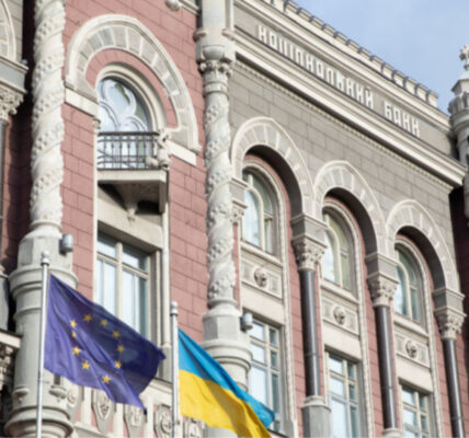 Нацбанк показав курс долара та євро на четвер 15 травня