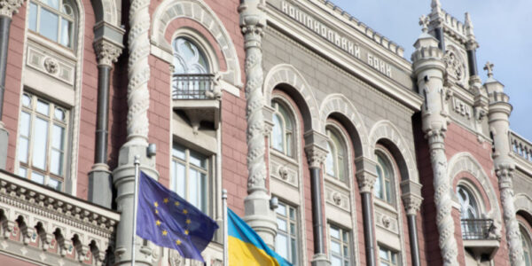 Нацбанк показав курс долара та євро на четвер 15 травня