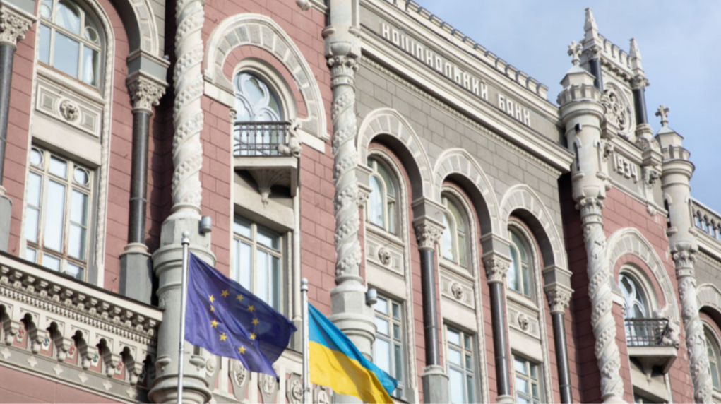 Нацбанк показав курс долара та євро на четвер 15 травня