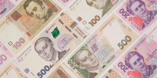 ОЕСР прогнозує подальше уповільнення економіки України