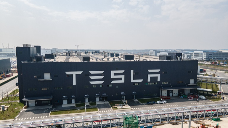 Tesla скорочує продажі у Китаї восьмий місяць поспіль через цінову війну
