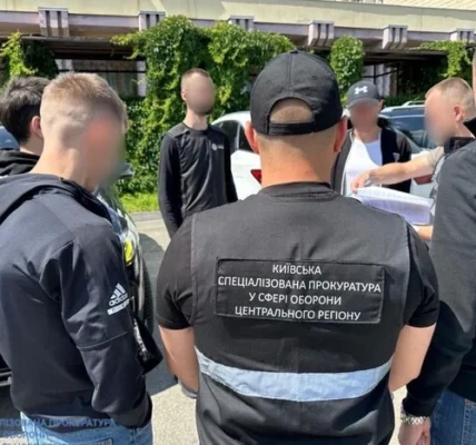 Київ: посадовці ТЦК отримували хабарі від ухилянтів, ділок розробив хитру схему