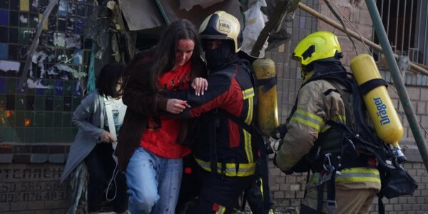Удар по Києву: зруйнований під'їзд, є загиблі