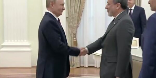 Путін зустрівся з главою МЗС Ірану