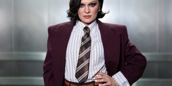 Рак грудей. Jessie J показалася після операції