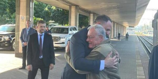 Келлог приїхав з тривалим візитом в Україну