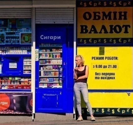 Долар перевищив психологічну позначку в обмінниках