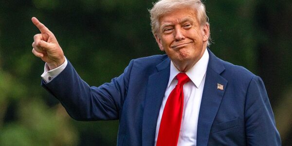 Трамп перепостив ШІ-відео "затримання Обами"