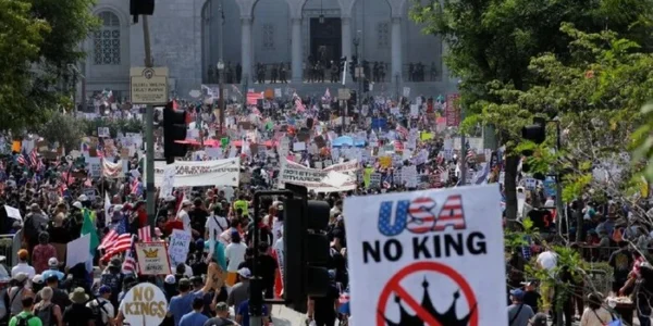 Американці вийшли на протести проти політики Трампа