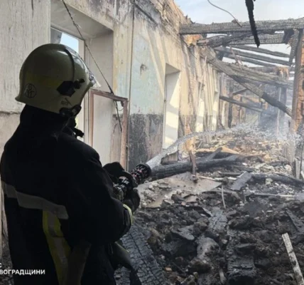 Окупанти вдарили по будівлі ДСНС у Кропивницькому