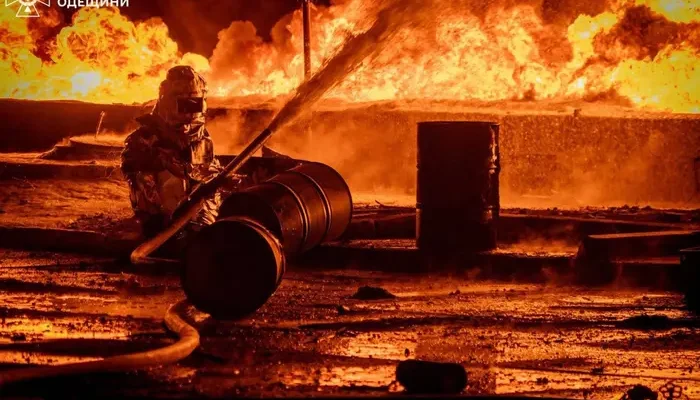 Удар по Одещині: спалахнув обʼєкт паливно-енергетичної інфраструктури (фото)