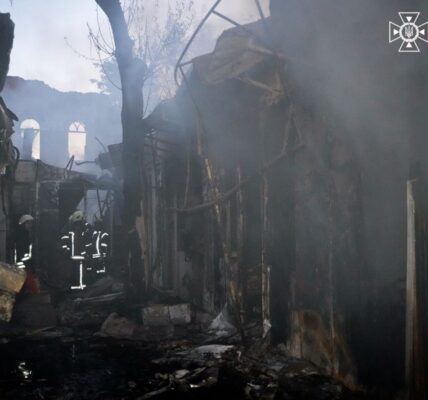 Обстріл Одещини: горіли радіоринок і гуртожиток