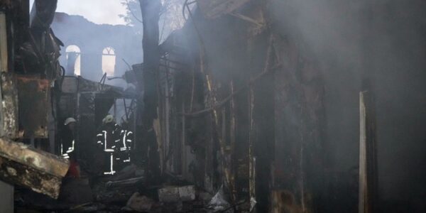 Обстріл Одещини: горіли радіоринок і гуртожиток