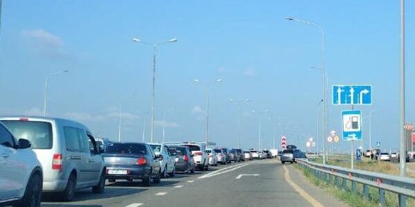 СюжетСитуація в Криму: без зв’язку і черга на міст