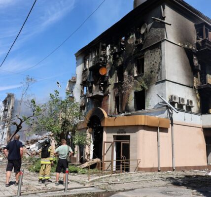 Зруйновано два під'їзди: у Краматорську зросла кількість жертв удару РФ