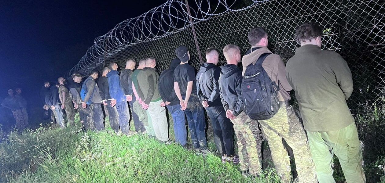 На шляху до Словаччини спіймали 19 ухилянтів