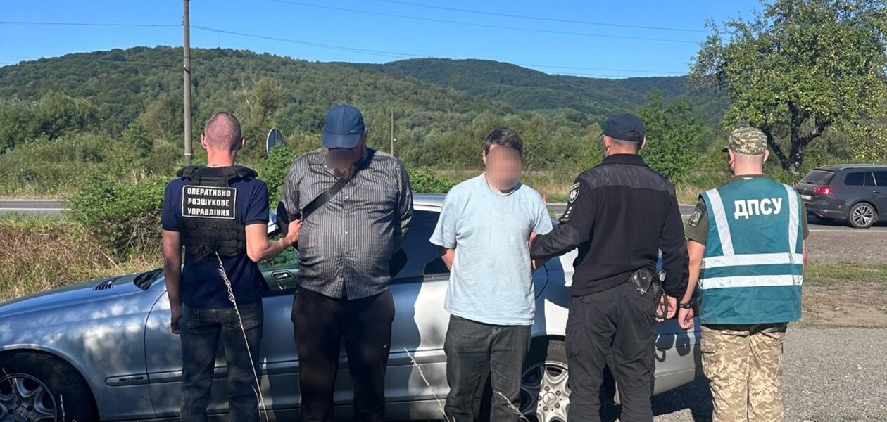 Священник УПЦ МП хотів провезти ухилянта під рясою