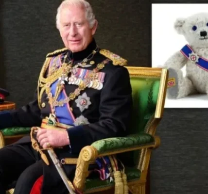 Король Чарльз III почав продавати іграшки за вражаючою ціною