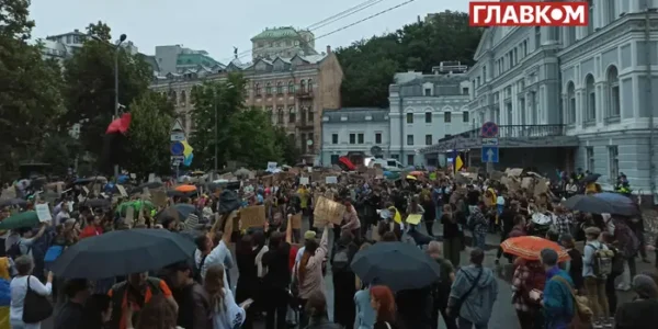 У Києві пройшов мітинг за незалежність НАБУ і САП (фото, відео)