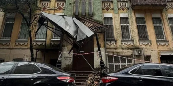 Буревій пошкодив пам’ятку архітектури на Лук’янівці (фото)