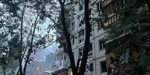 РФ атакувала Київ ракетами, є влучання у будинок (оновлено)