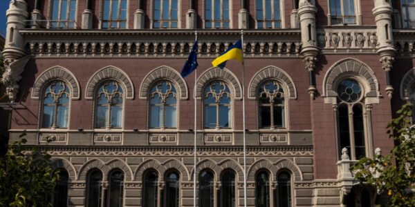 За тиждень Нацбанк продав 551 мільйон доларів