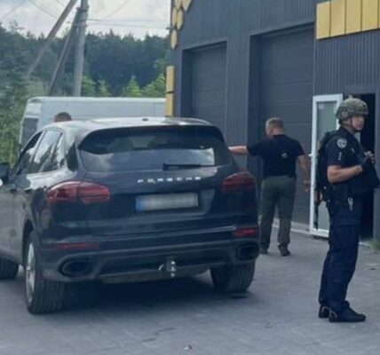 На Львівщині сталась стрілянина у приміщенні автосервісу, є загиблі