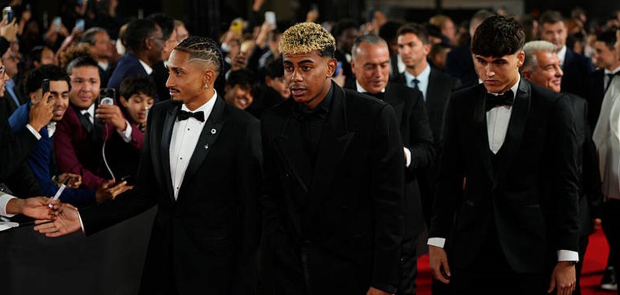 На червоній доріжці Золотого м'яча вболівальники обсвистали Барселону