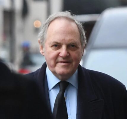 Граф Дартмут одружився з колишньою дружиною Майкла Дугласа