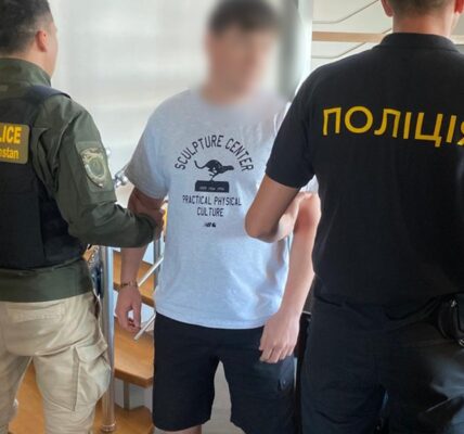 Понад 300 ошуканих: в Чернівцях викрили кол-центр