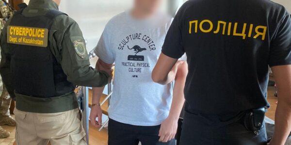 Понад 300 ошуканих: в Чернівцях викрили кол-центр