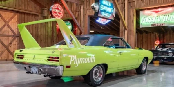 Капсула часу за $300 тис.: виявлено культовий спорткар 70-х у новому стані