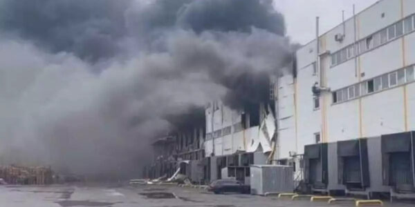 У Дніпрі російська ракета влучила у склад АТБ