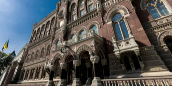 За тиждень Нацбанк продав 560 мільйон доларів