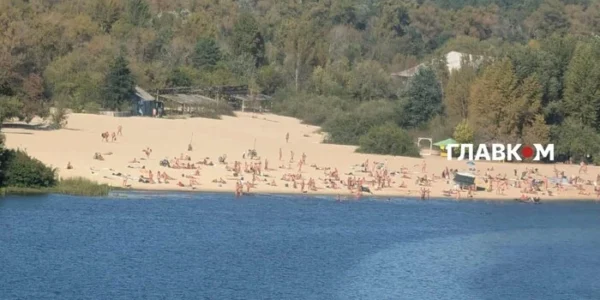 В Україну повернулося літо: що відбувається на київських пляжах
