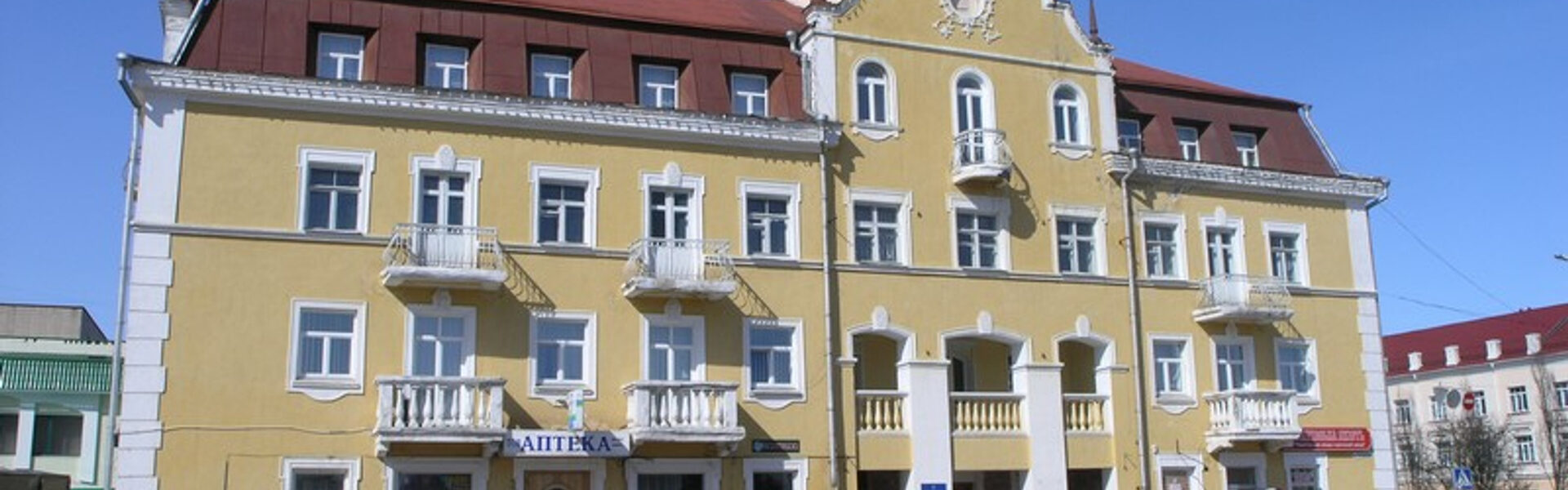 Суд не "виселив" фірму з приміщення, яке не застрахували від "падіння літаючих апаратів"