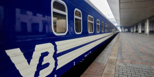 Через обстріли "Укрзалізниця" змінює частину маршрутів