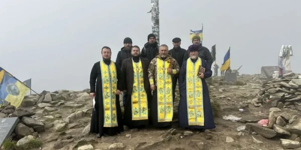 Священники помолилися за мир в Україні в несподіваному місці